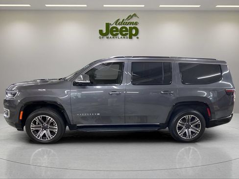 Used 2022 Jeep Wagoneer Series III AWD/4WD image 2