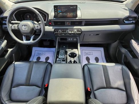 Used 2024 Honda Pilot Touring image 16