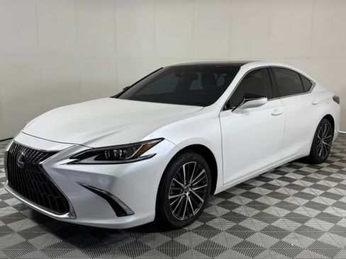 Used 2025 Lexus ES 350 w/ Premium Package FWD image 2