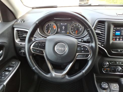 Used 2020 Jeep Cherokee Latitude Plus w/ Cold Weather Group AWD/4WD image 28