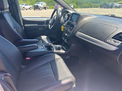 Used 2018 Dodge Grand Caravan GT FWD image 13