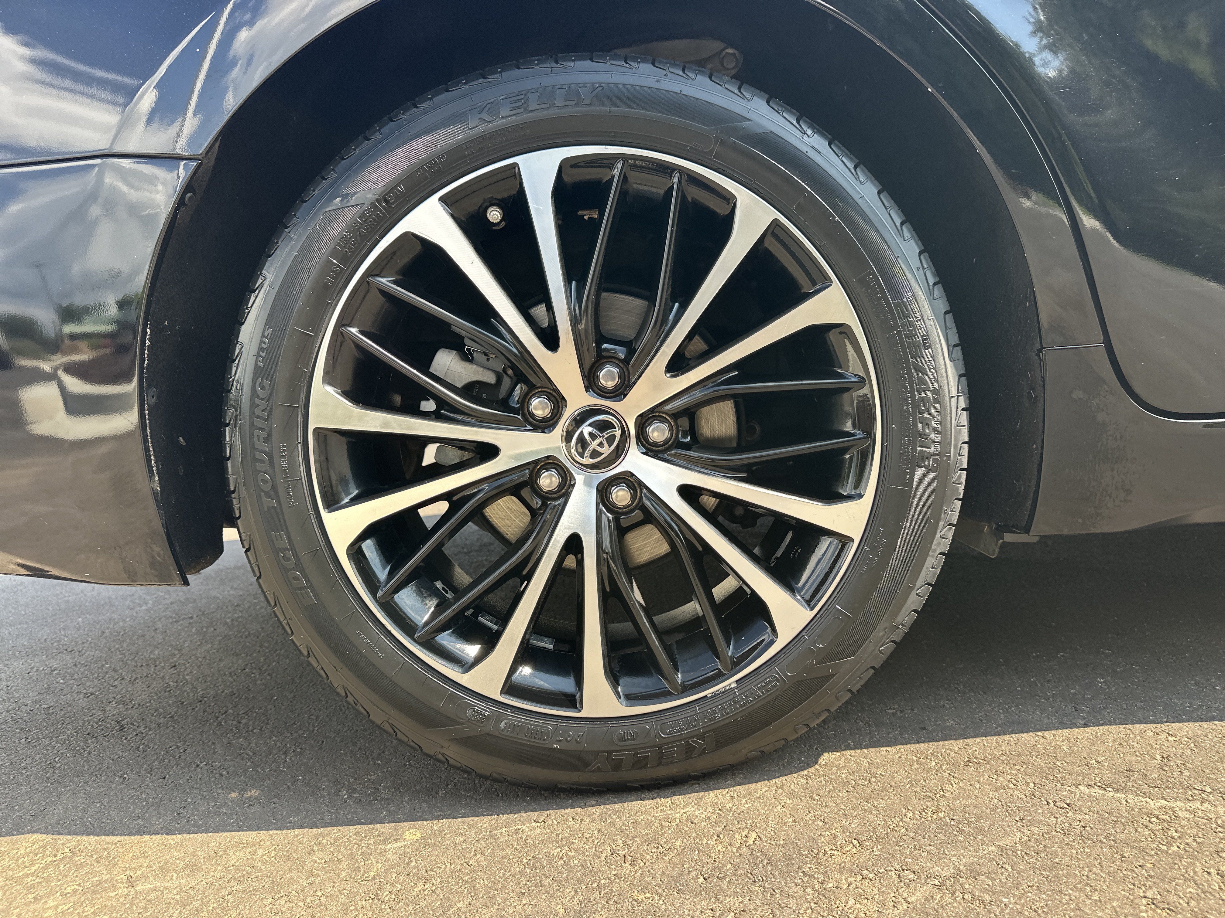 Used 2018 Toyota Camry SE FWD image 18