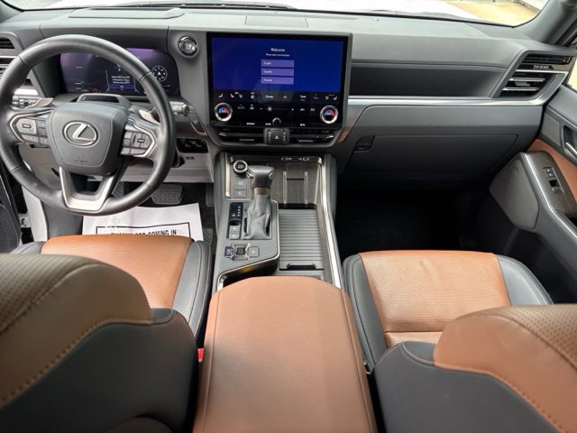 Used 2024 Lexus GX 550 w/ Accessory Package (2T) AWD/4WD image 12