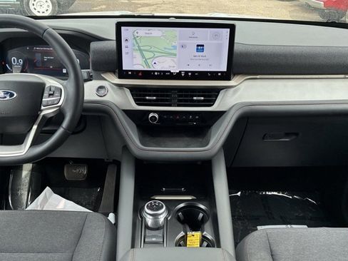 Used 2025 Ford Explorer Active image 18