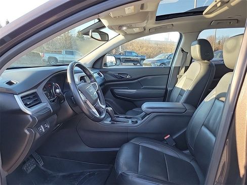 Used 2019 GMC Acadia SLT image 16