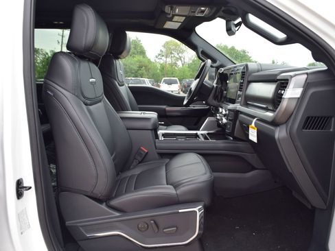 New 2026 Ford F250 Platinum image 23