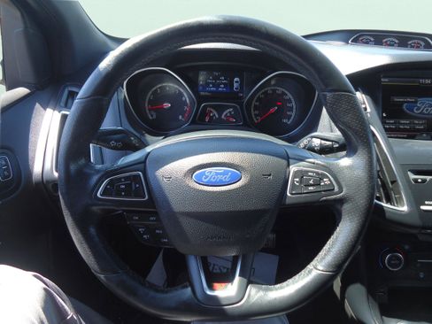 Used 2015 Ford Focus ST w/ Equipment Group 401A FWD image 13