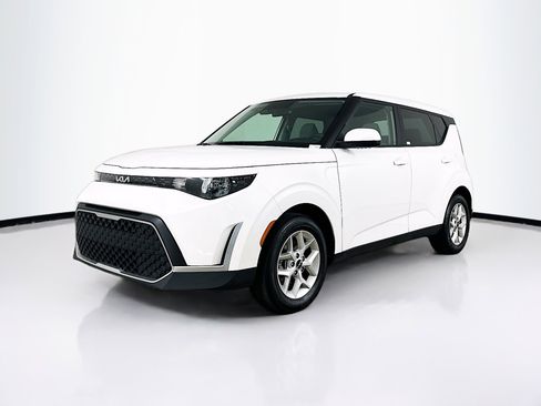 Used 2025 Kia Soul LX w/ LX Technology Package image 3