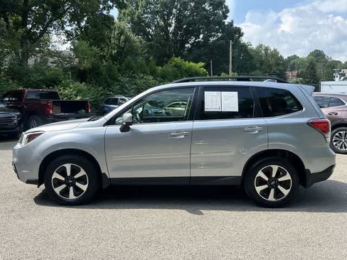 Used 2018 Subaru Forester 2.5i Limited AWD/4WD image 2