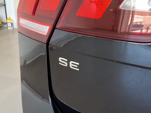 Used 2023 Volkswagen Tiguan SE R-Line AWD/4WD image 18