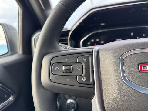 Used 2025 GMC Sierra 1500 Elevation image 14