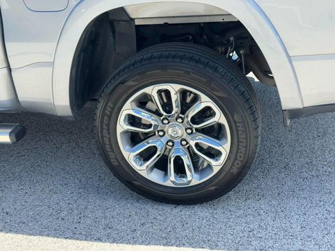 Used 2022 RAM 1500 Laramie w/ Sport Appearance Package AWD/4WD image 10