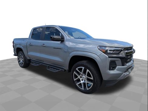 Certified 2023 Chevrolet Colorado Z71 w/ Z71 Convenience Package 2 AWD/4WD image 2