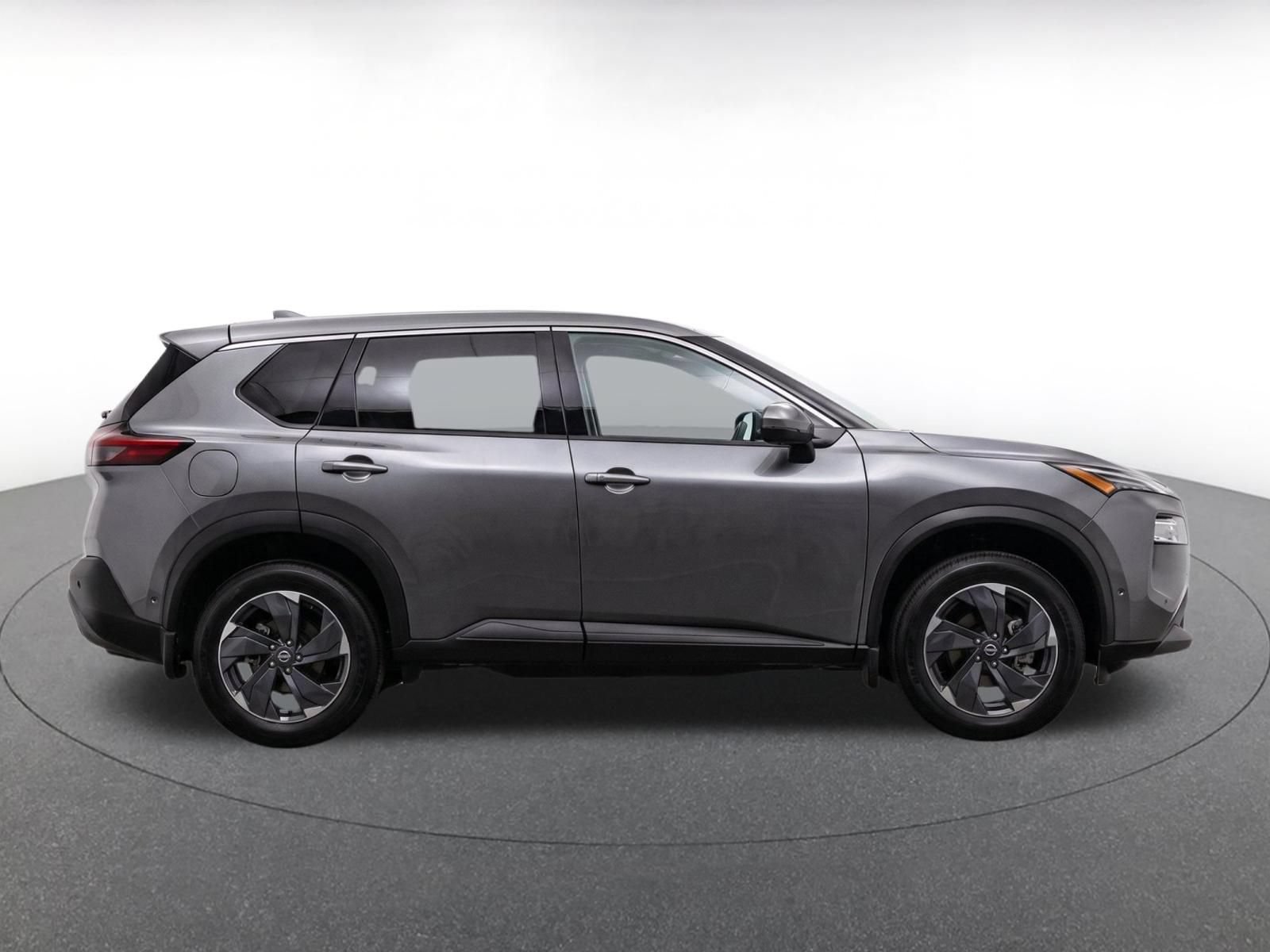 Used 2025 Nissan Rogue SV AWD/4WD image 9