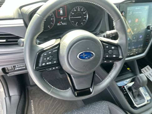 Used 2025 Subaru Forester Premium AWD/4WD image 21