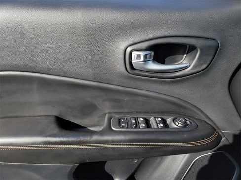 Used 2021 Jeep Compass Limited image 17