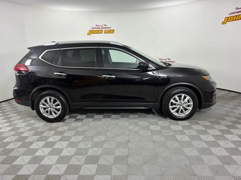 Used 2018 Nissan Rogue SV image 7