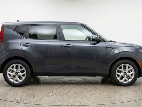 Used 2025 Kia Soul LX w/ LX Technology Package image 11