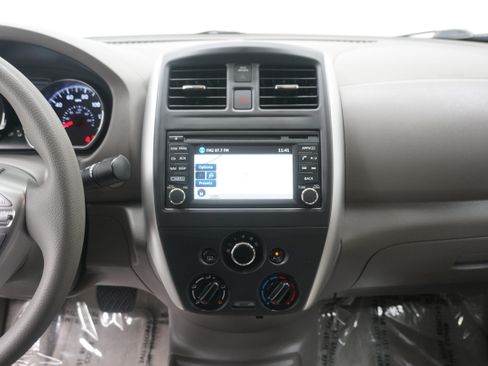 Used 2015 Nissan Versa FWD image 16