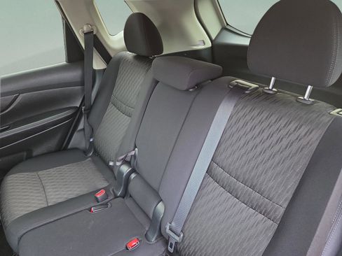 Used 2020 Nissan Rogue SV w/ Premium Package image 28