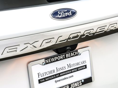 Used 2023 Ford Explorer XLT w/ Equipment Group 202A image 9