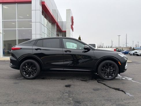 Used 2024 Buick Envista Sport Touring image 8