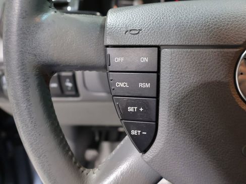 Used 2005 Mercury Montego Premier image 29