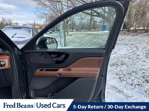 Certified 2023 Lincoln Aviator Reserve w/ Equipment Group 201A image 17