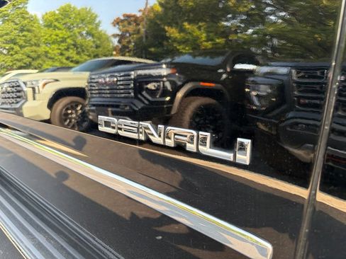 Used 2015 GMC Yukon Denali w/ Open Road Package AWD/4WD image 11
