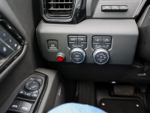 Used 2024 GMC Sierra 2500 AT4 w/ AT4 Premium Plus Package AWD/4WD image 27