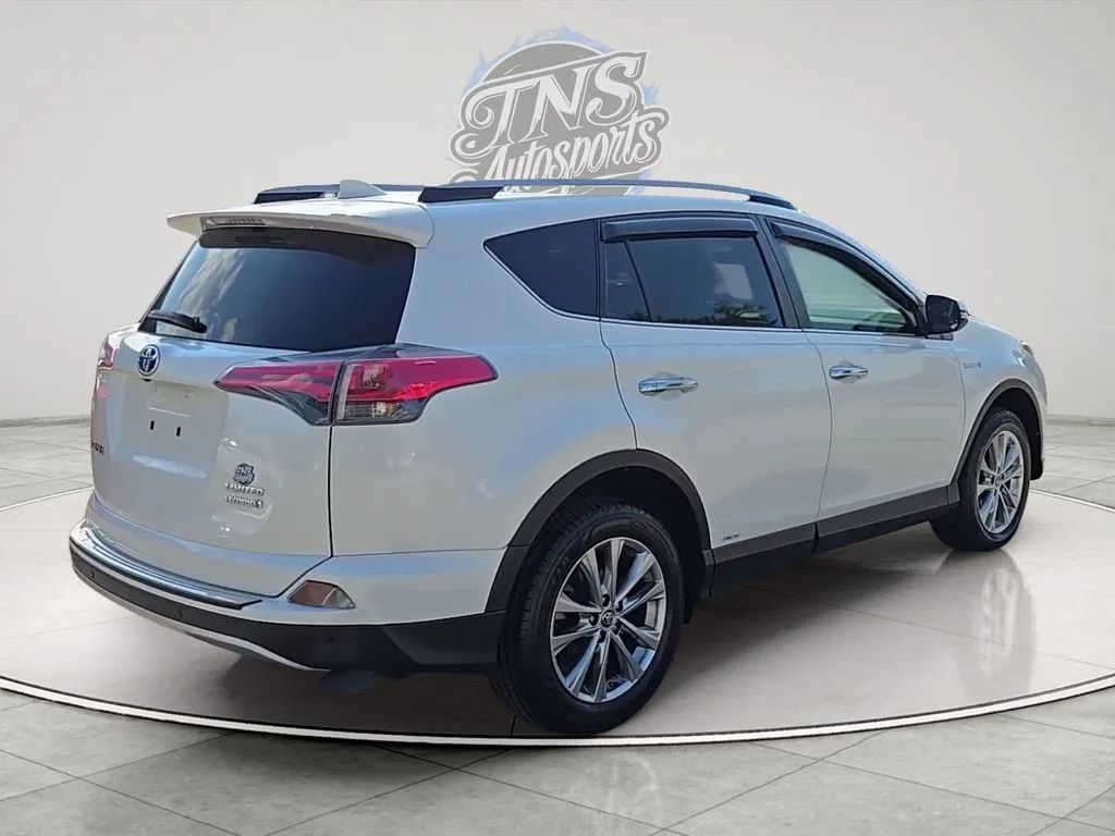 Used 2018 Toyota RAV4 Limited AWD/4WD image 5