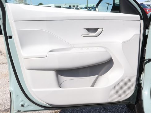 Used 2025 Hyundai Kona SEL FWD image 15
