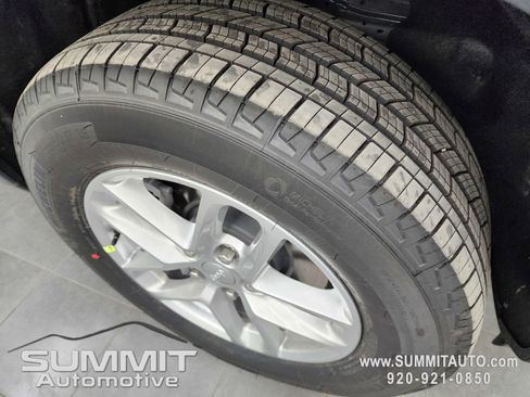 New 2025 Jeep Grand Cherokee L Laredo w/ Luxury Tech Group I image 3