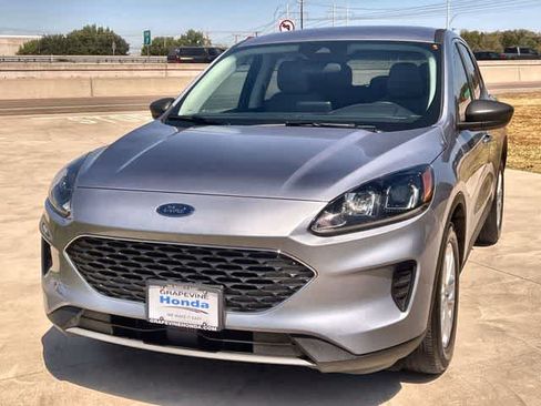 Used 2022 Ford Escape SE w/ Convenience Package FWD image 2