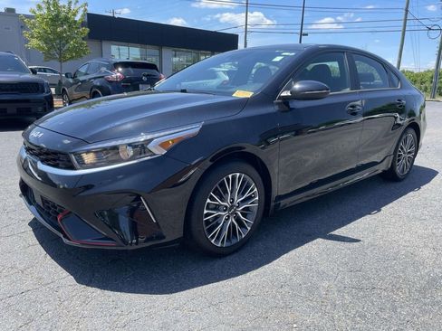 Used 2023 Kia Forte GT-Line w/ GT-Line Premium Package FWD image 3