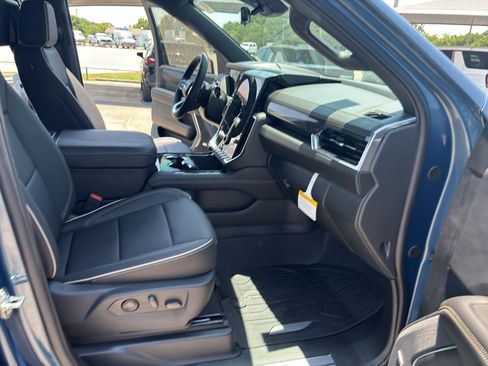 Used 2026 GMC Yukon Elevation w/ Elevation Premium Package AWD/4WD image 17