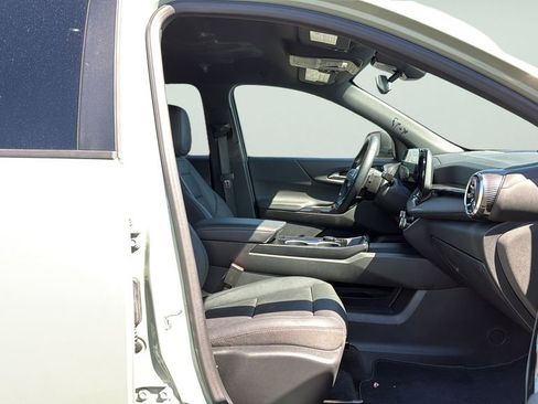 Used 2026 Chevrolet Equinox LT w/ Convenience Package II AWD/4WD image 12
