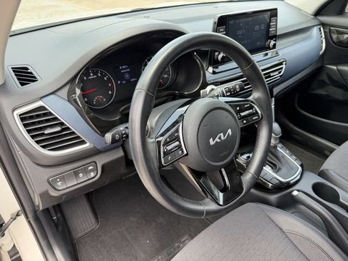 Used 2023 Kia Seltos S AWD/4WD image 8