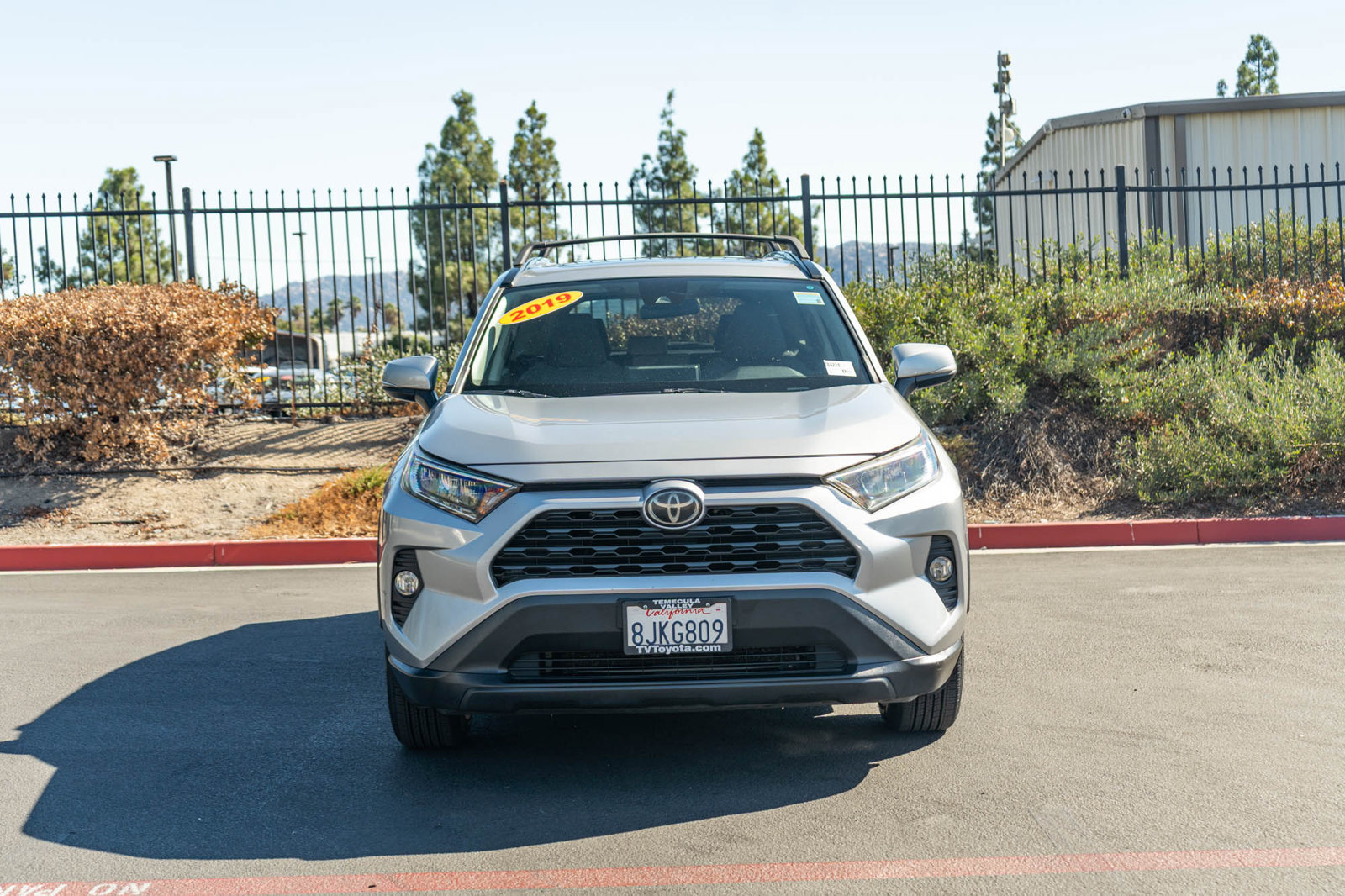 Used 2019 Toyota RAV4 XLE FWD image 2