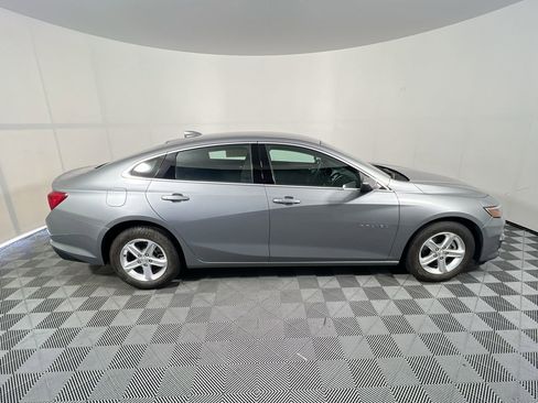 Used 2024 Chevrolet Malibu LT FWD image 2