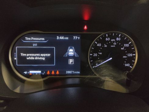 Used 2024 Nissan Versa SR FWD image 23