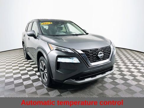 Used 2023 Nissan Rogue SV AWD/4WD image 4