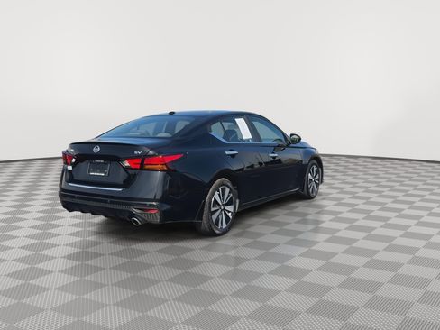 Used 2021 Nissan Altima 2.5 SV w/ SV Premium Package image 8