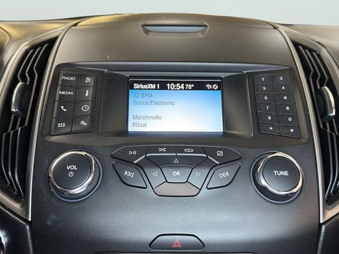 Used 2019 Ford Edge SE FWD image 24