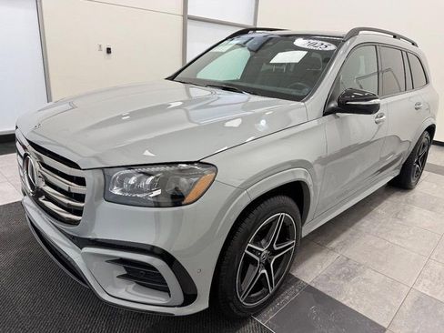 Used 2025 Mercedes-Benz GLS 450 4MATIC image 6