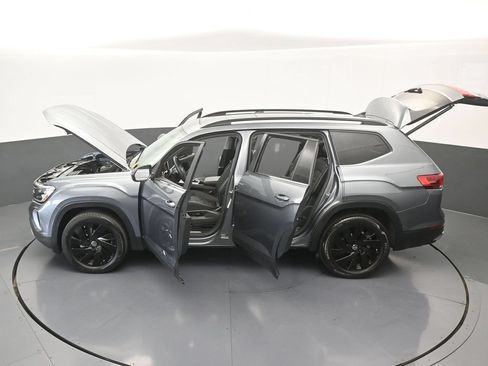 Used 2024 Volkswagen Atlas SE w/ Panoramic Sunroof Package FWD image 65