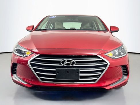 Used 2018 Hyundai Elantra SEL w/ Cargo Package FWD image 2