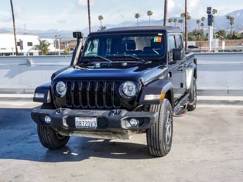 Used 2021 Jeep Gladiator Sport AWD/4WD image 4