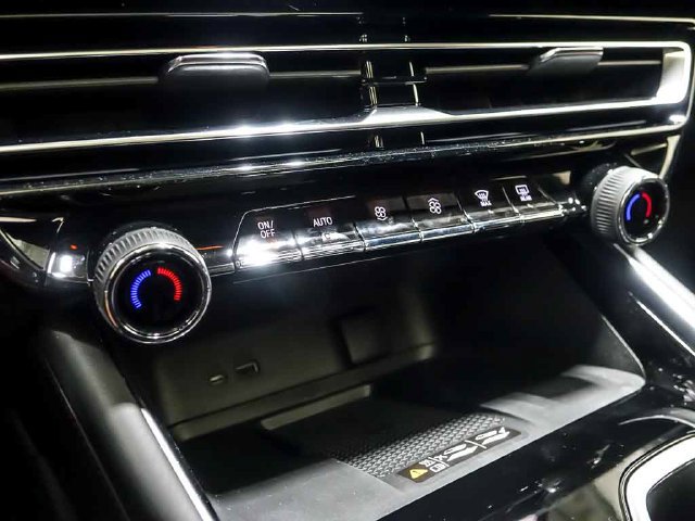 New 2027 Chevrolet Traverse RS w/ LPO, Floor Liner Package AWD/4WD image 21