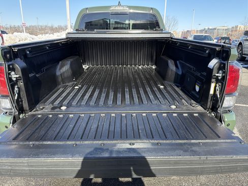Used 2022 Toyota Tacoma Limited image 10